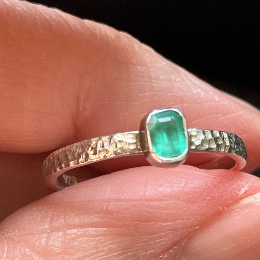 Colombian Green Emerald Solitaire Engagement Alternative Ring Sterling Silver